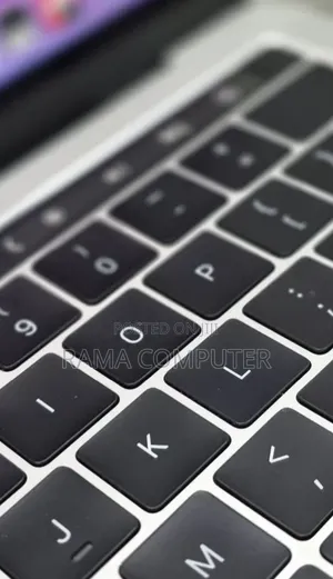 New Laptop Apple MacBook Pro 2019 16GB Intel Core i7 SSD 256GB