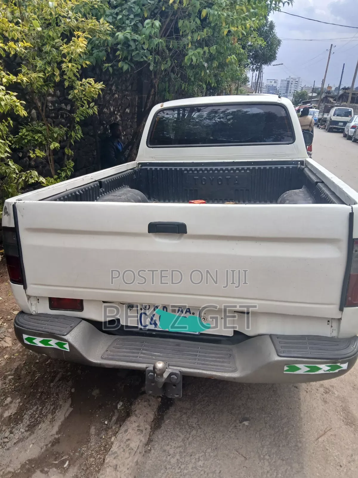 Toyota Hilux 2004 Ivory