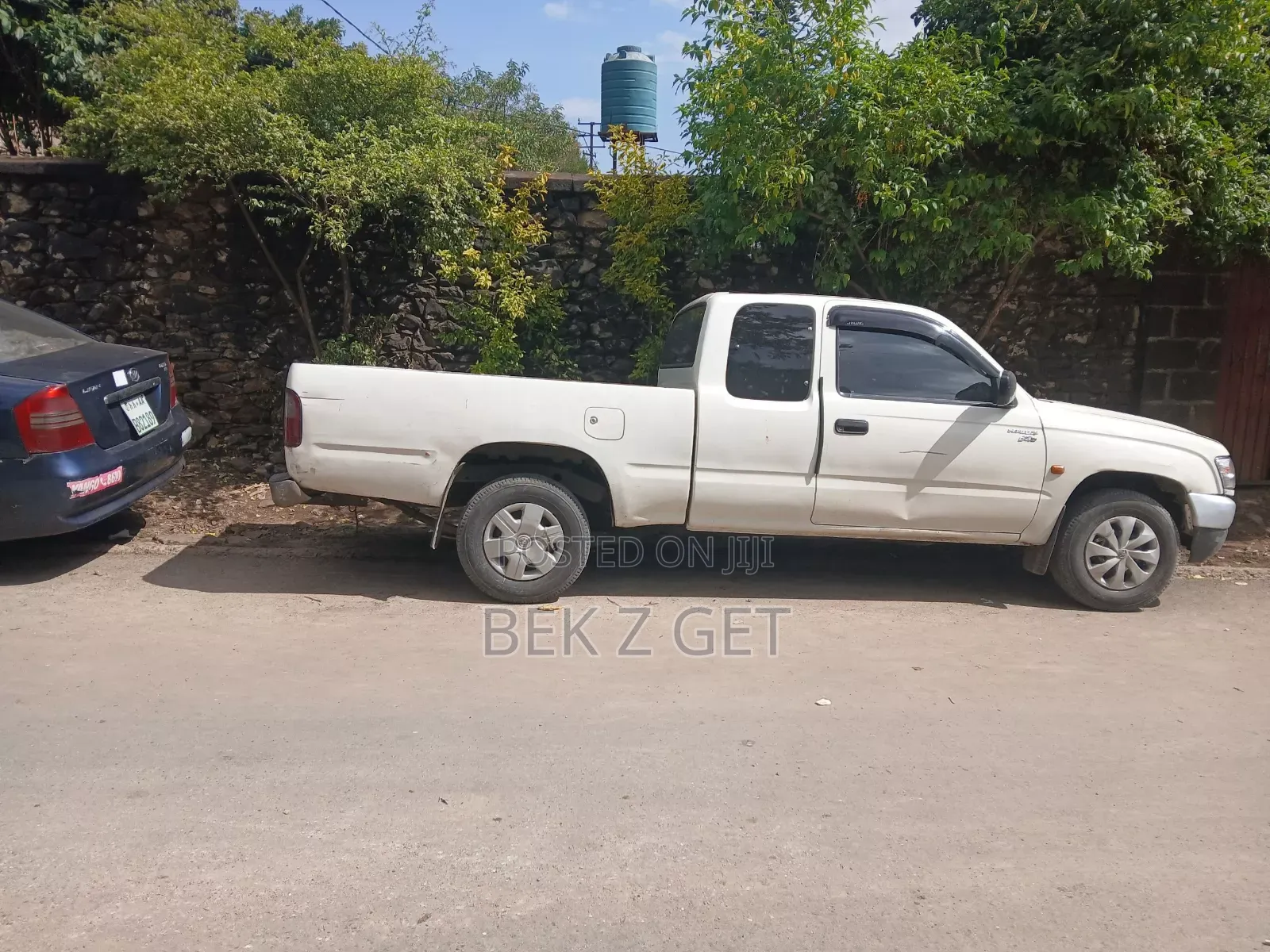 Toyota Hilux 2004 Ivory