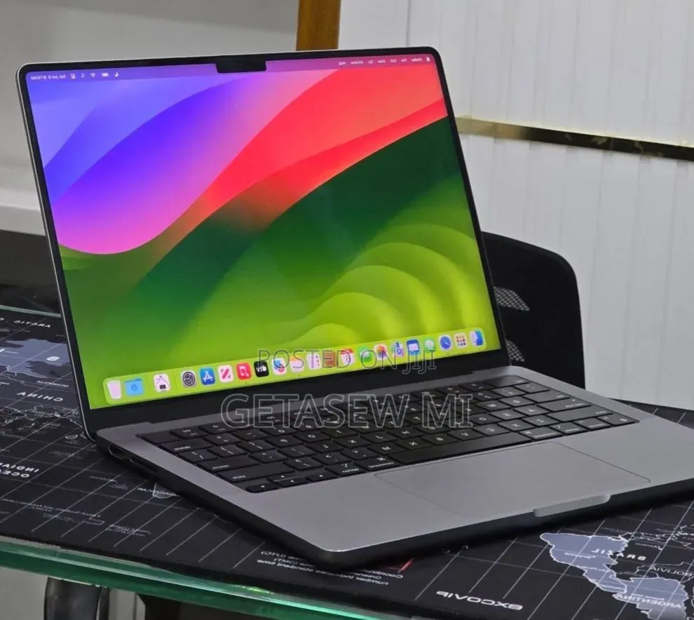 New Laptop Apple MacBook Pro 2023 M3 8GB Apple M3 SSD 512GB
