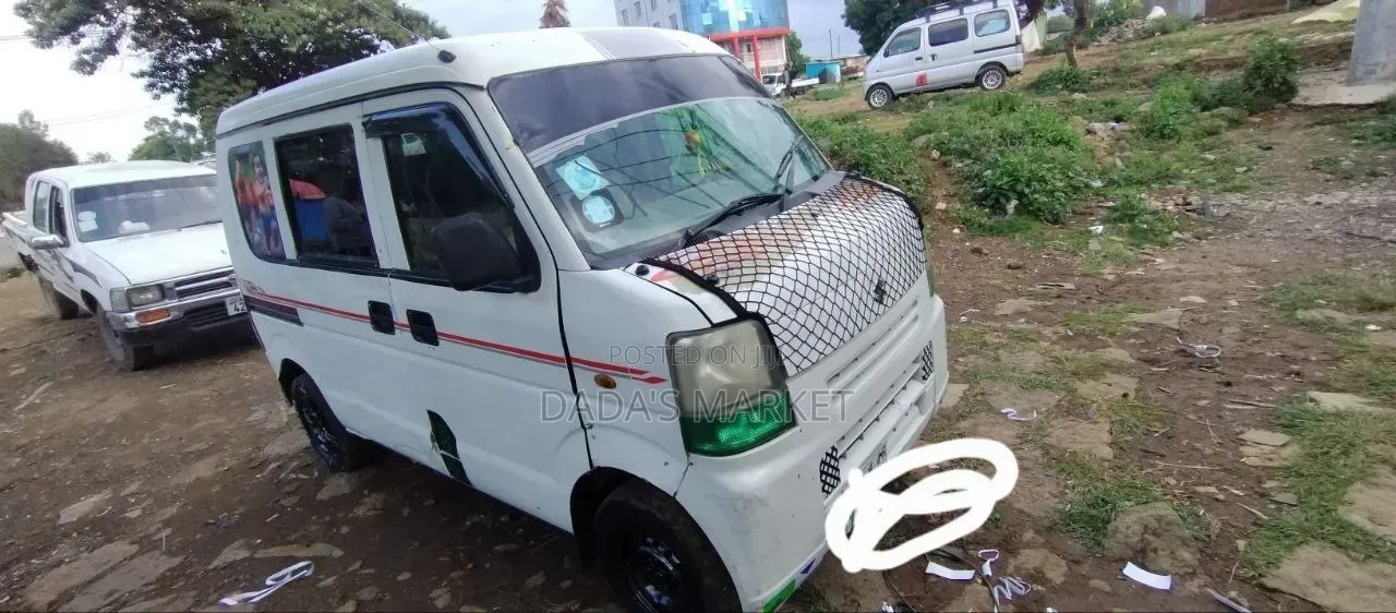 Suzuki Every Wagon 2012 White