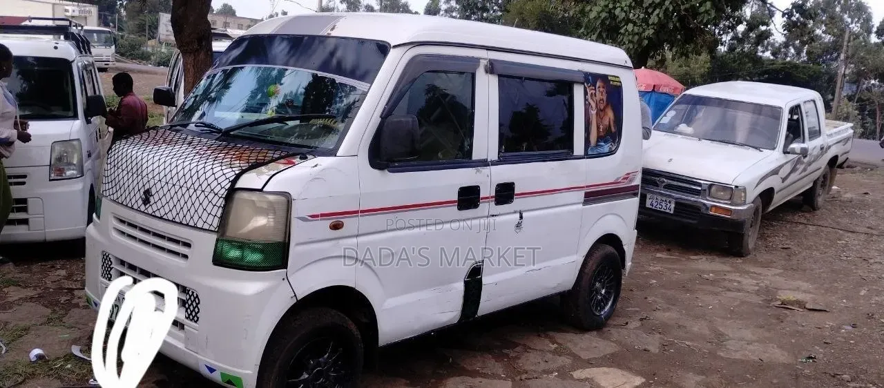 Suzuki Every Wagon 2012 White