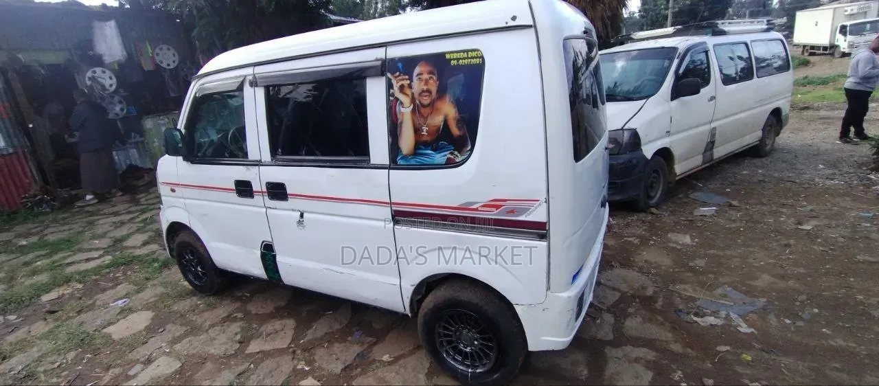 Suzuki Every Wagon 2012 White