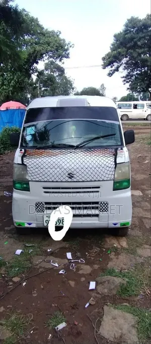 Suzuki Every Wagon 2012 White