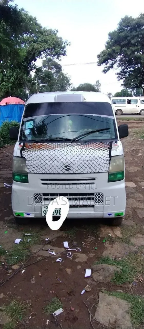 Suzuki Every Wagon 2012 White