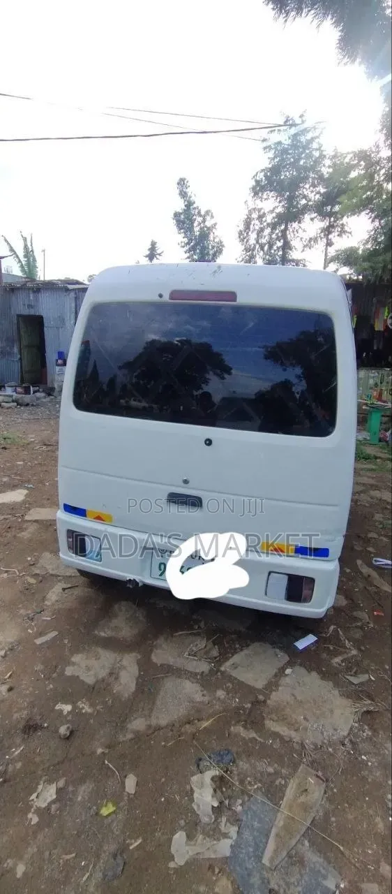 Suzuki Every Wagon 2012 White