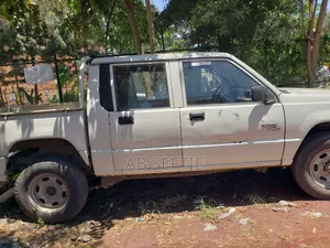 Mitsubishi Chariot 1998 Off white