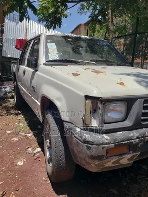 Mitsubishi Chariot 1998 Off white