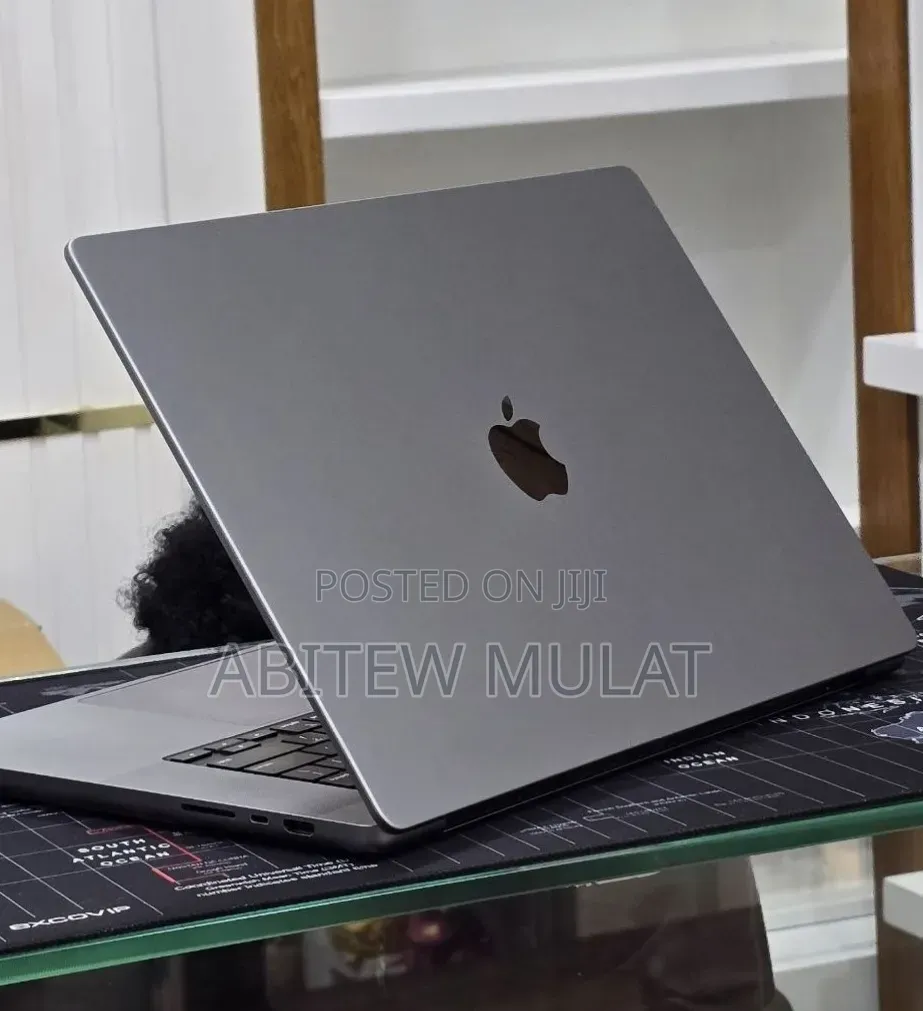 New Laptop Apple MacBook Pro 2021 M1 32GB Apple M1 Pro SSD 512GB