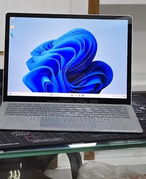 New Laptop Microsoft Surface Laptop 3 16GB Intel Core i7 SSD 512GB