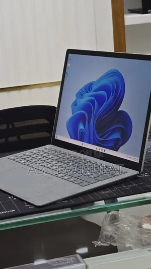 New Laptop Microsoft Surface Laptop 3 16GB Intel Core i7 SSD 512GB