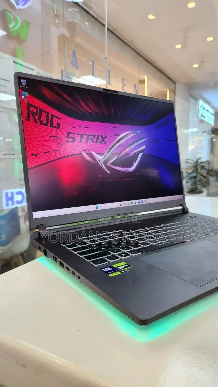 New Laptop Asus ROG Strix G18 32GB Intel Core Ultra 9 SSD 2T