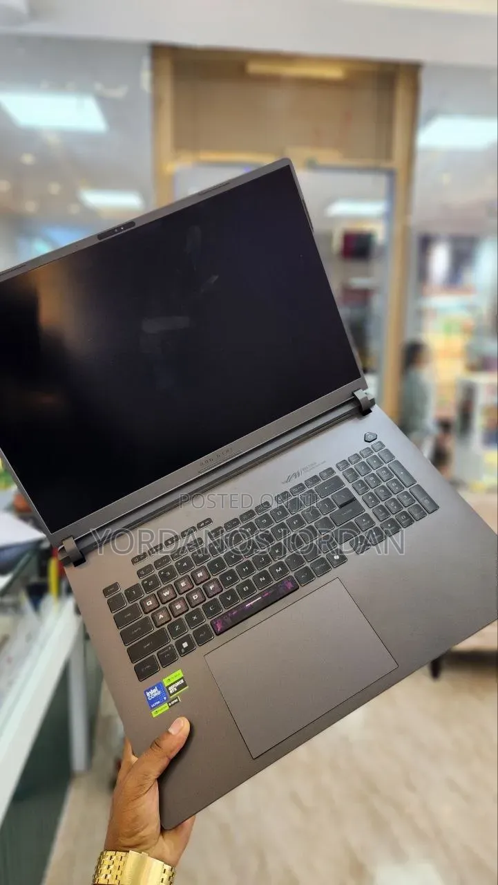 New Laptop Asus ROG Strix G18 32GB Intel Core Ultra 9 SSD 2T