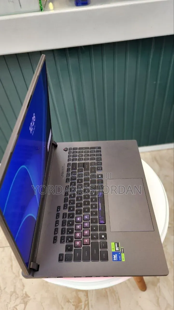 New Laptop Asus ROG Strix G18 32GB Intel Core Ultra 9 SSD 2T