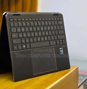 New Laptop HP Spectra 13 16GB Intel Core i7 SSD 1T