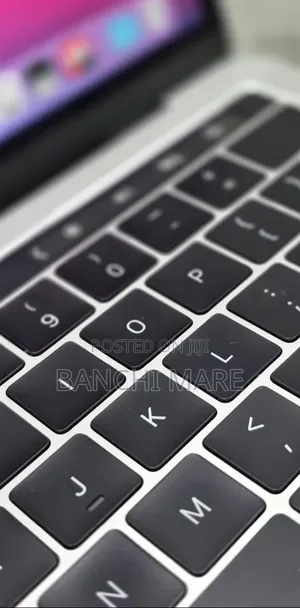 New Laptop Apple MacBook Pro 2019 16GB Intel Core i7 SSD 256GB