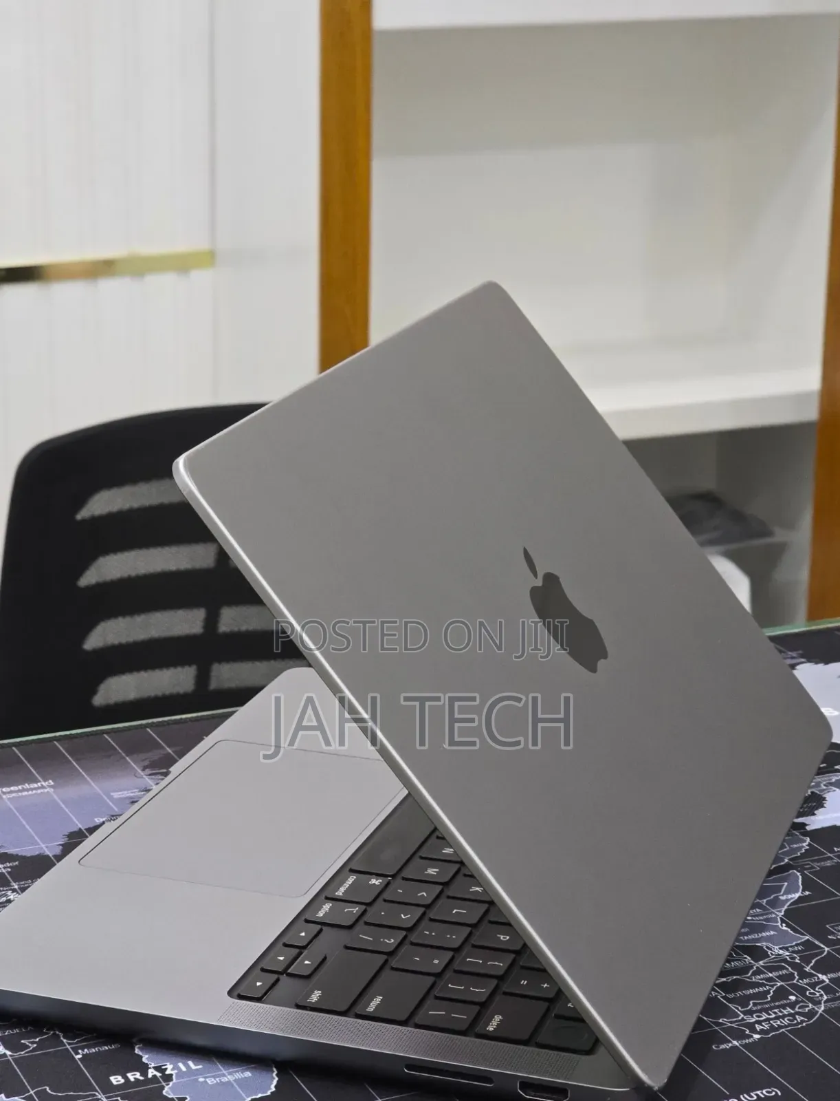 New Laptop Apple MacBook Pro 2023 M3 8GB Apple M3 Pro SSD 512GB