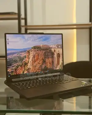 New Laptop Lenovo Legion 7 32GB Intel Core Ultra 9 SSD 1T