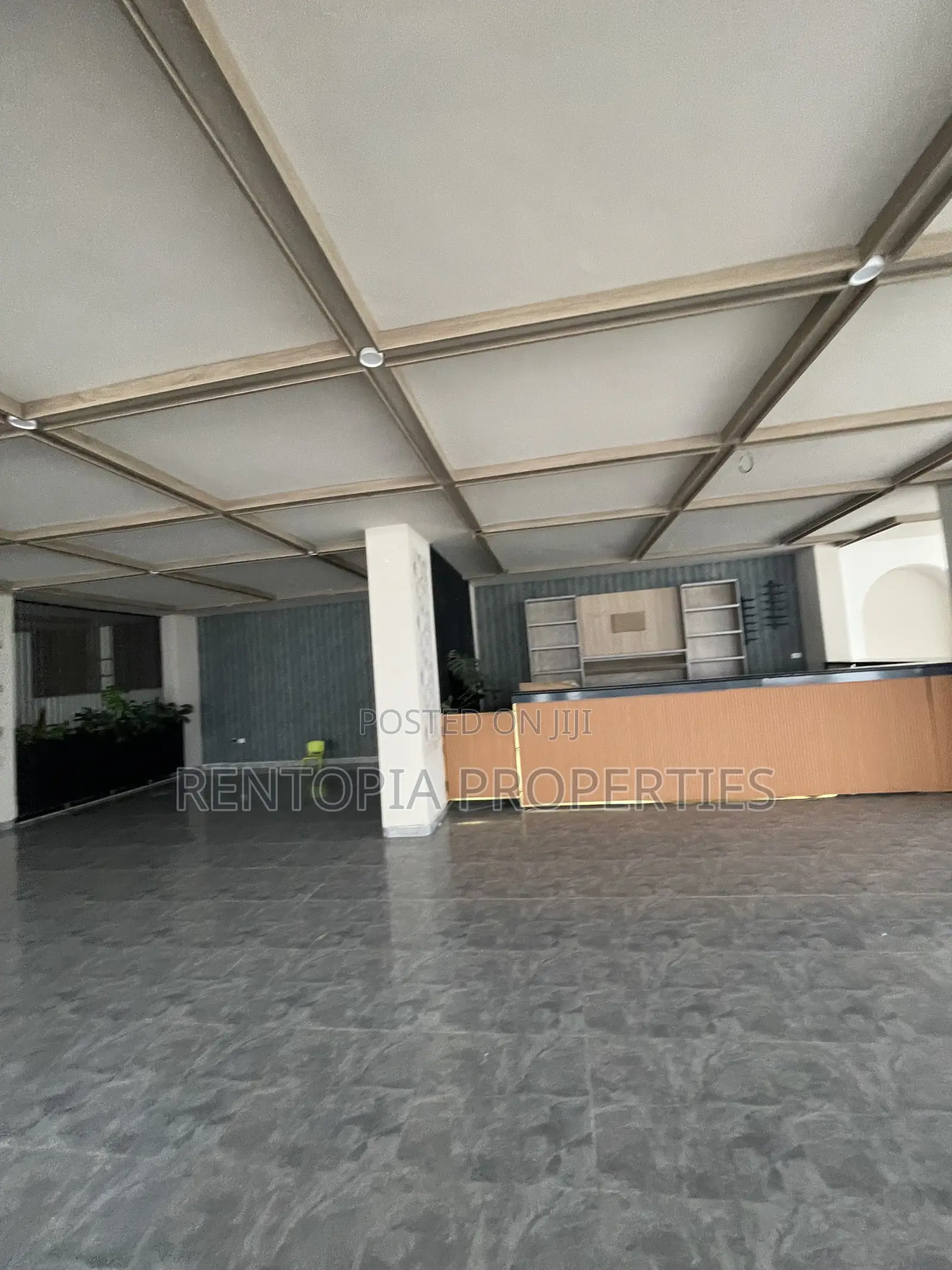 427sqm Cafe Restaurant for Rent Hayahulet