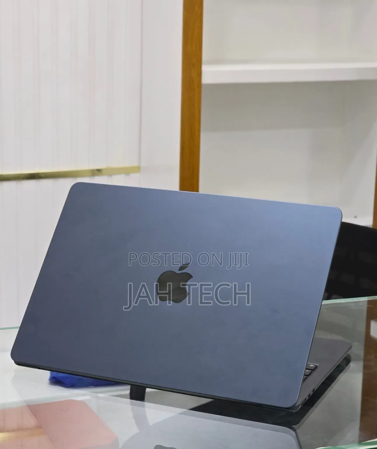 New Laptop Apple MacBook Air 2025 M4 16GB Apple M4 SSD 256GB