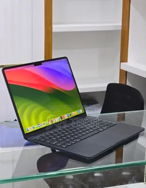New Laptop Apple MacBook Air 2025 M4 16GB Apple M4 SSD 256GB