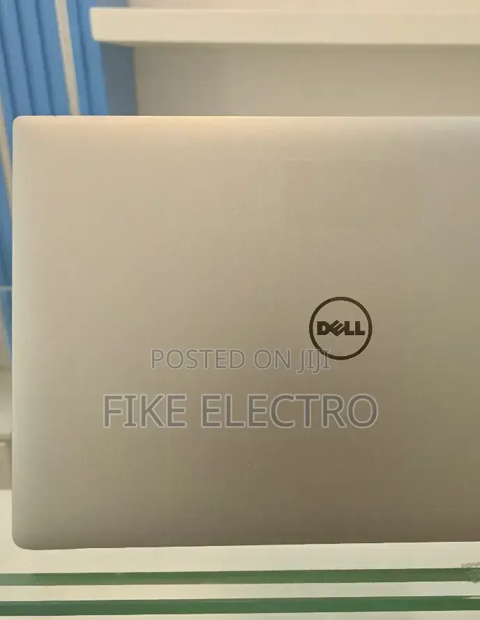 New Laptop Dell Precision 7530 16GB Intel Xeon SSD 512GB