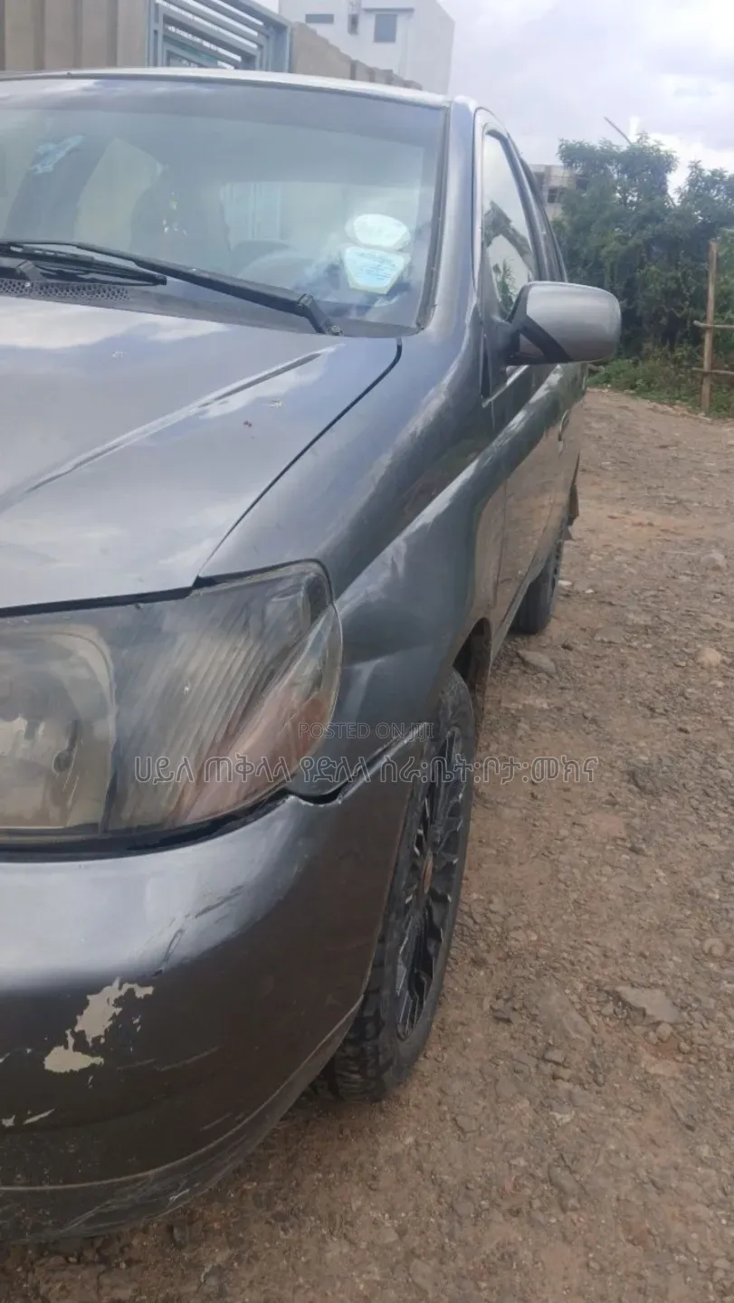 Toyota Platz 2001 Gray