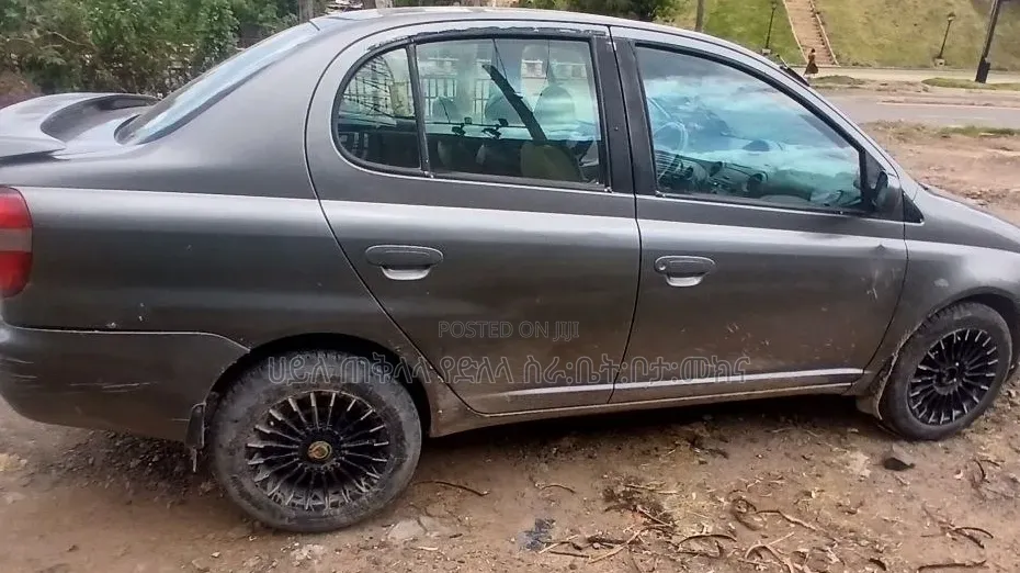 Toyota Platz 2001 Gray
