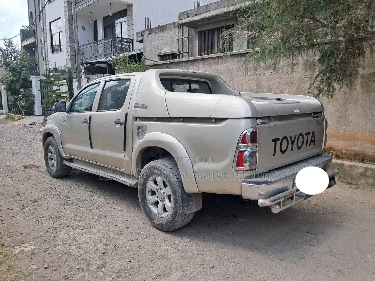 Toyota Hilux 2013 Pink