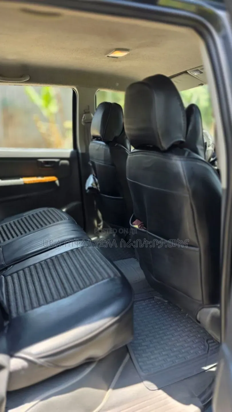 Toyota Hilux 2012 Matt Black