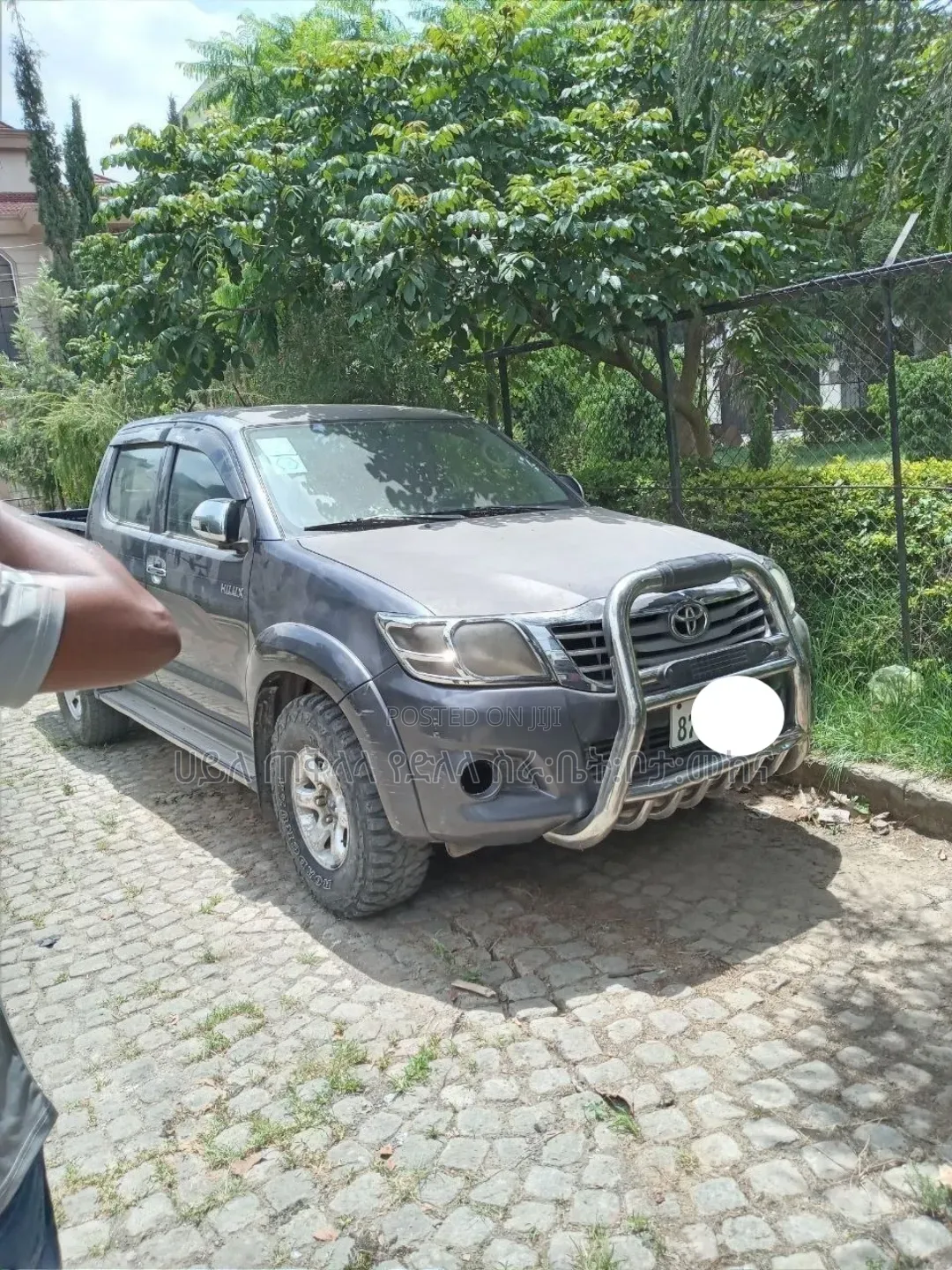 Toyota Hilux 2013 Maroon