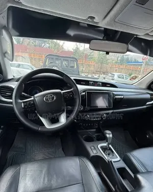 Toyota Hilux 2020 Pearl