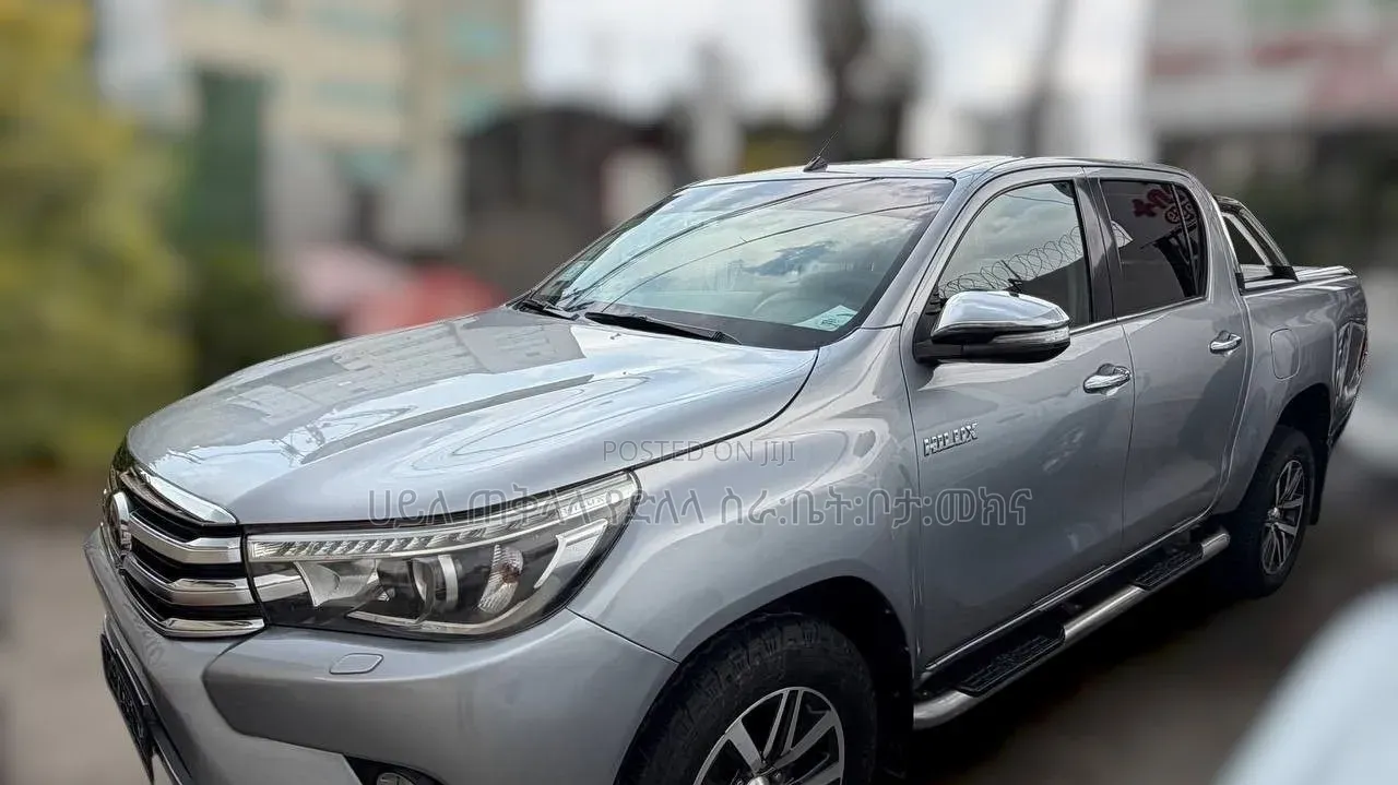 Toyota Hilux 2020 Pearl