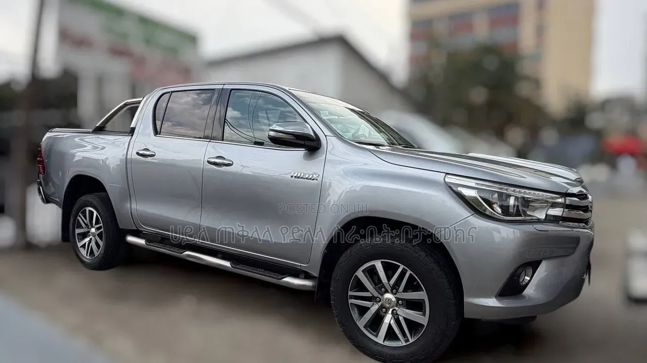 Toyota Hilux 2020 Pearl