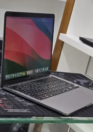 New Laptop Apple MacBook Pro 2020 8GB Intel Core i5 SSD 512GB