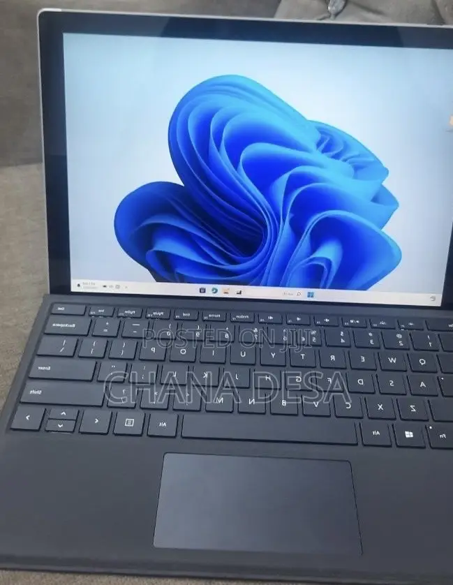 New Laptop Microsoft Surface Pro 7 16GB Intel Core i7 SSD 512GB