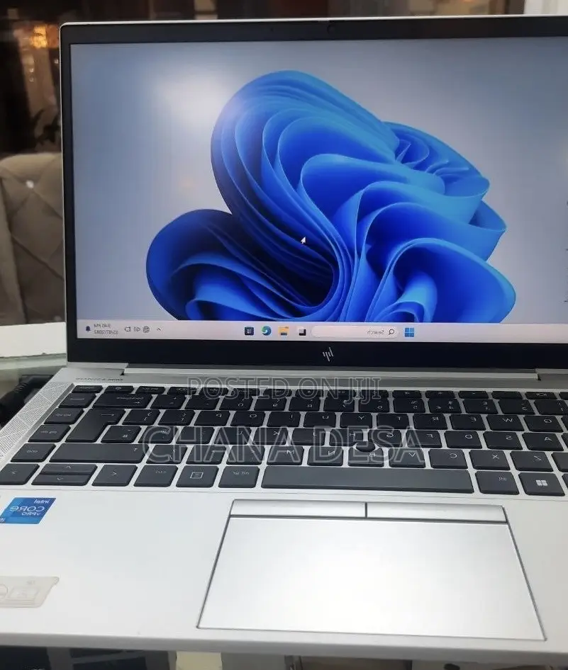 New Laptop HP EliteBook 840 G8 16GB Intel Core i5 SSD 512GB
