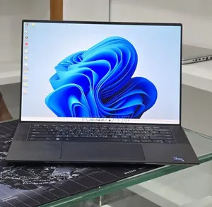 New Laptop Dell 16GB Intel Core i7 SSD 512GB