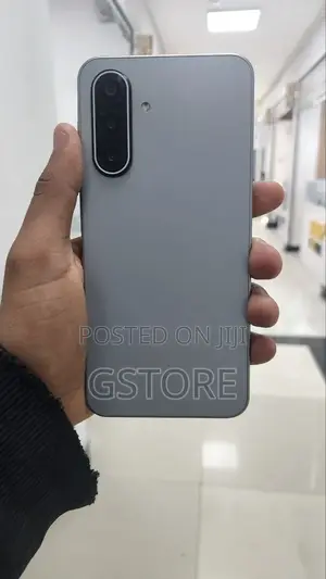 New Samsung Galaxy A17 128 GB Silver