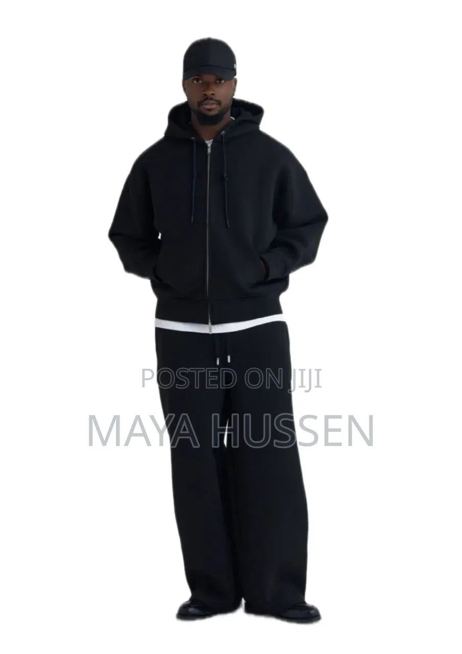Premium Black Oversized Zip-Up Hoodie — Brand New!