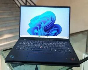 New Laptop Lenovo ThinkPad X1 Carbon Gen11 16GB Intel Core i7 SSD 512GB