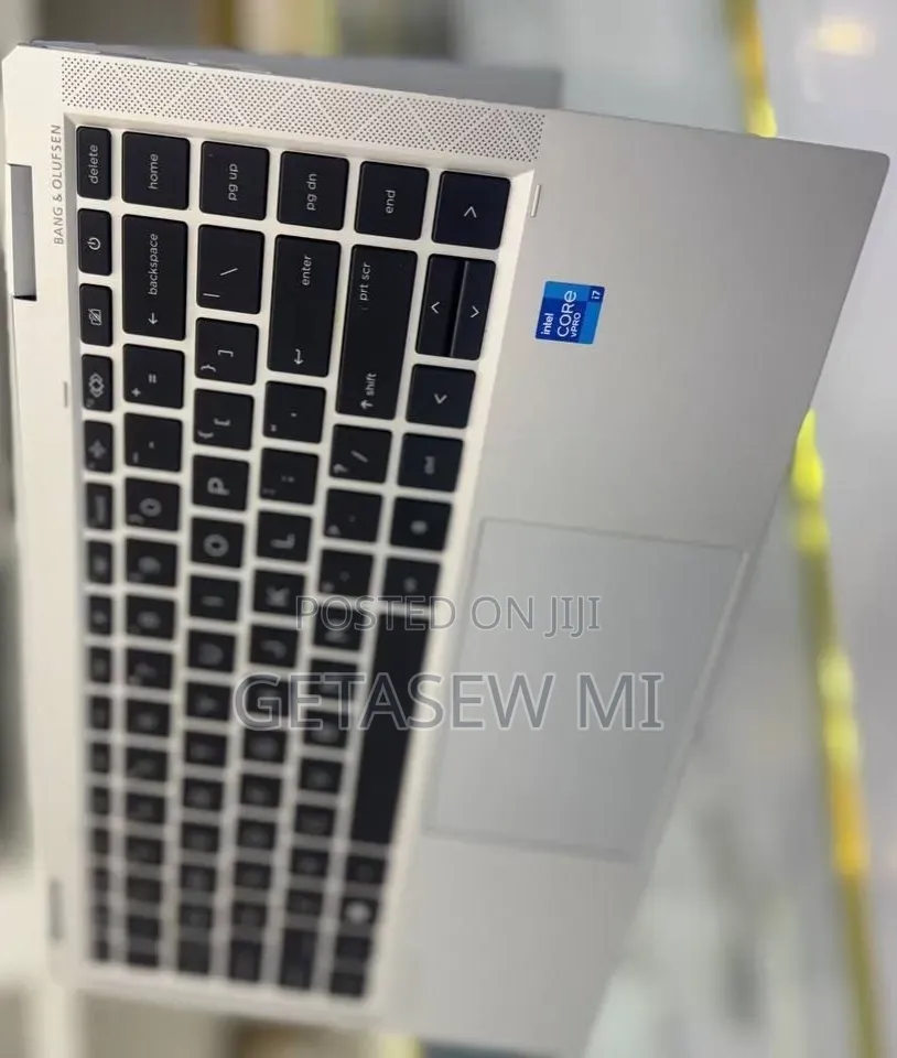 New Laptop HP EliteBook 1040 G8 16GB Intel Core i7 SSD 512GB