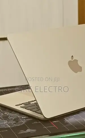 New Laptop Apple MacBook Air 2022 M2 16GB Apple M2 SSD 256GB