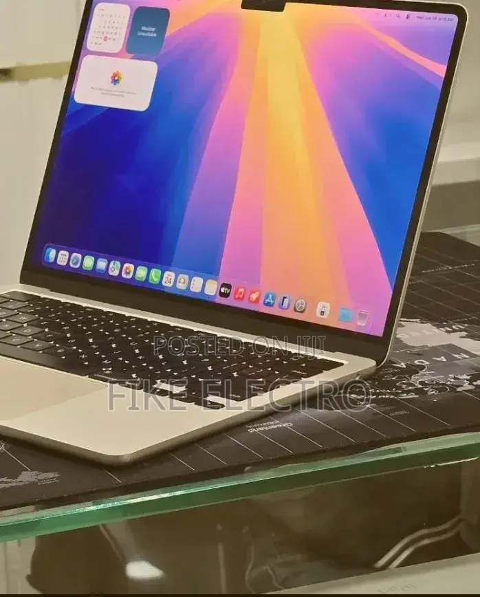 New Laptop Apple MacBook Air 2022 M2 16GB Apple M2 SSD 256GB