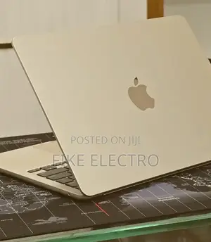 New Laptop Apple MacBook Air 2022 M2 16GB Apple M2 SSD 256GB