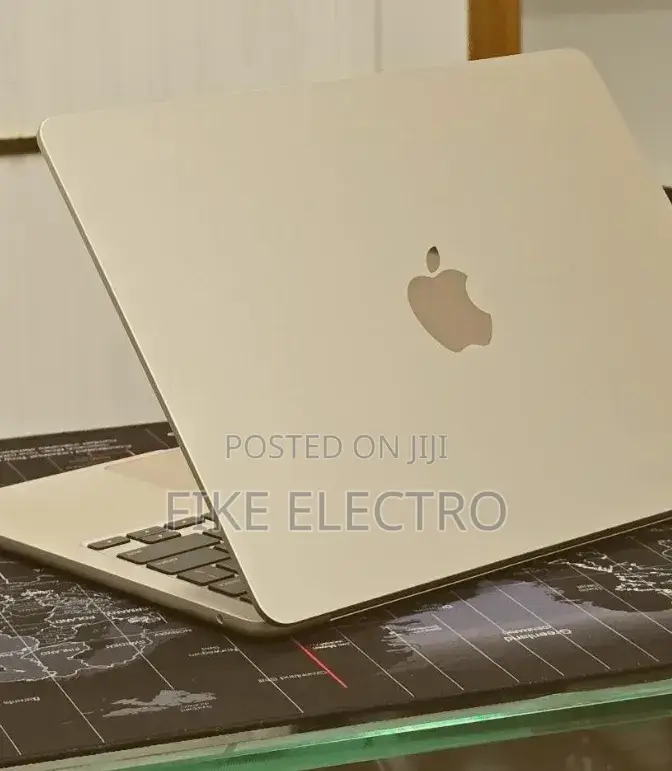New Laptop Apple MacBook Air 2022 M2 16GB Apple M2 SSD 256GB