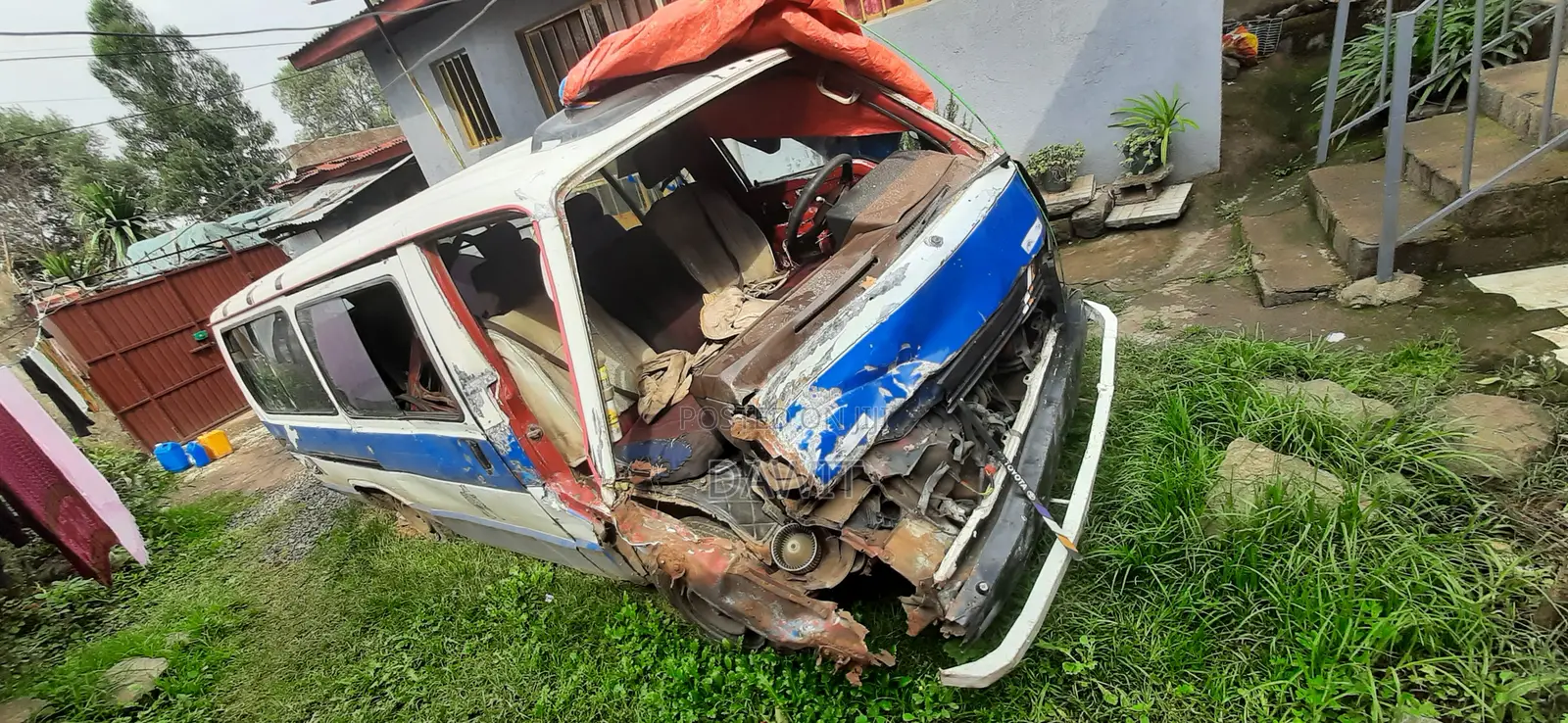 Toyota HiAce 1983 Blue