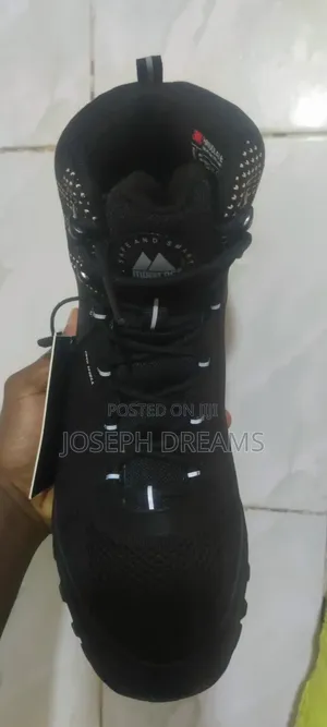 Brand New Men's Boots 42 From Europe