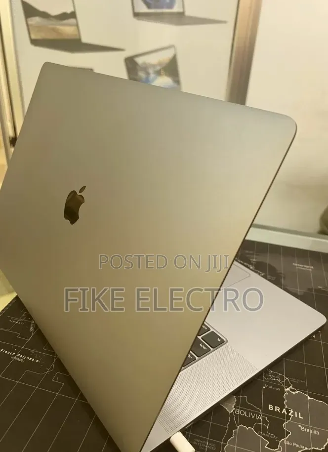 New Laptop Apple MacBook Pro 2019 32GB Intel Core i9 SSD 512GB