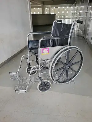 Normal Used Wheelchair蜜怨chs-1211
Categories Patient Care, Wheelchairs
